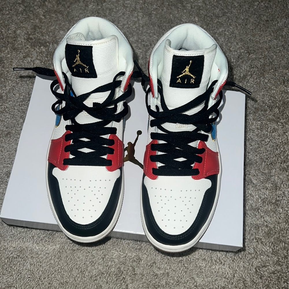 Like New Jordan 1 women 9.5
